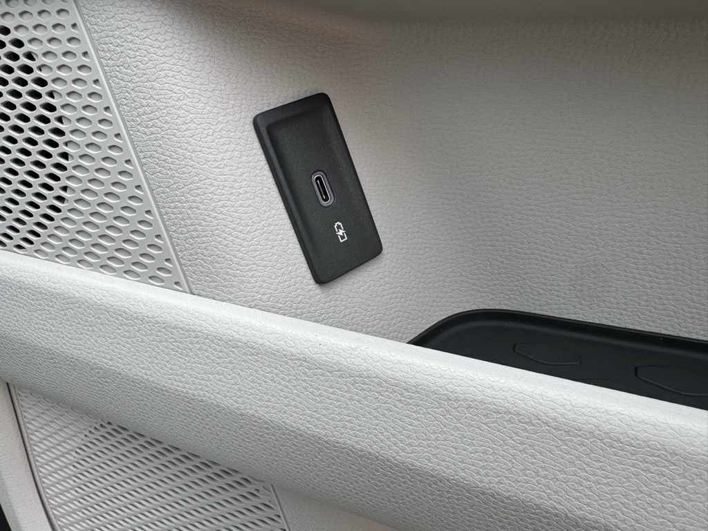 Vehicle image 14 of 46