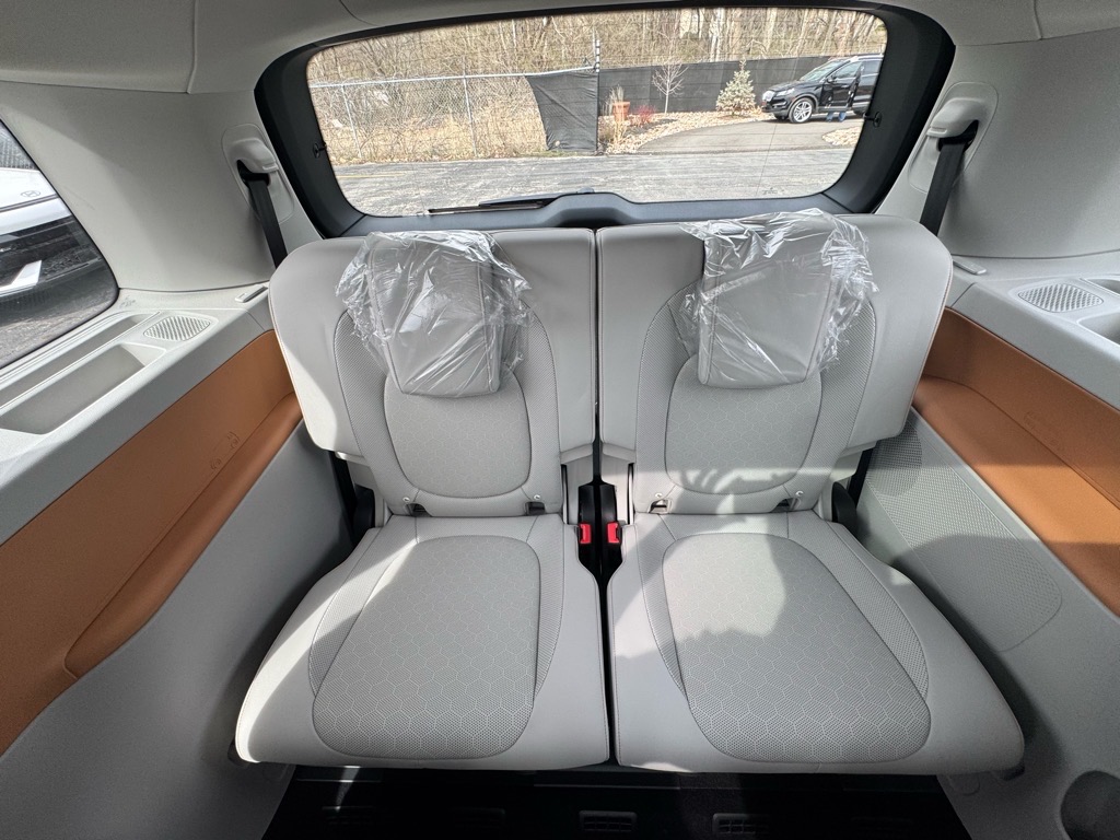 Vehicle image 20 of 46