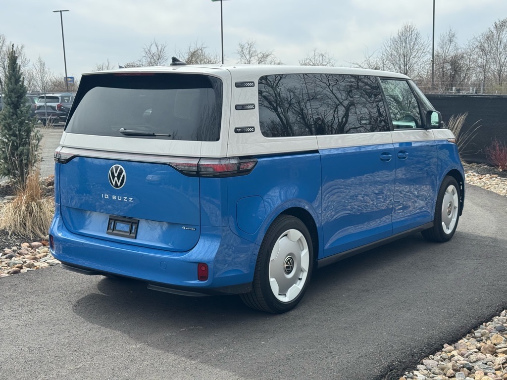 Vehicle image 6 of 46