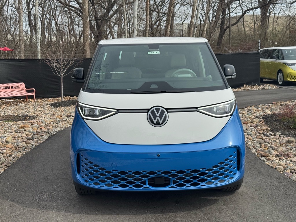 Vehicle image 3 of 46