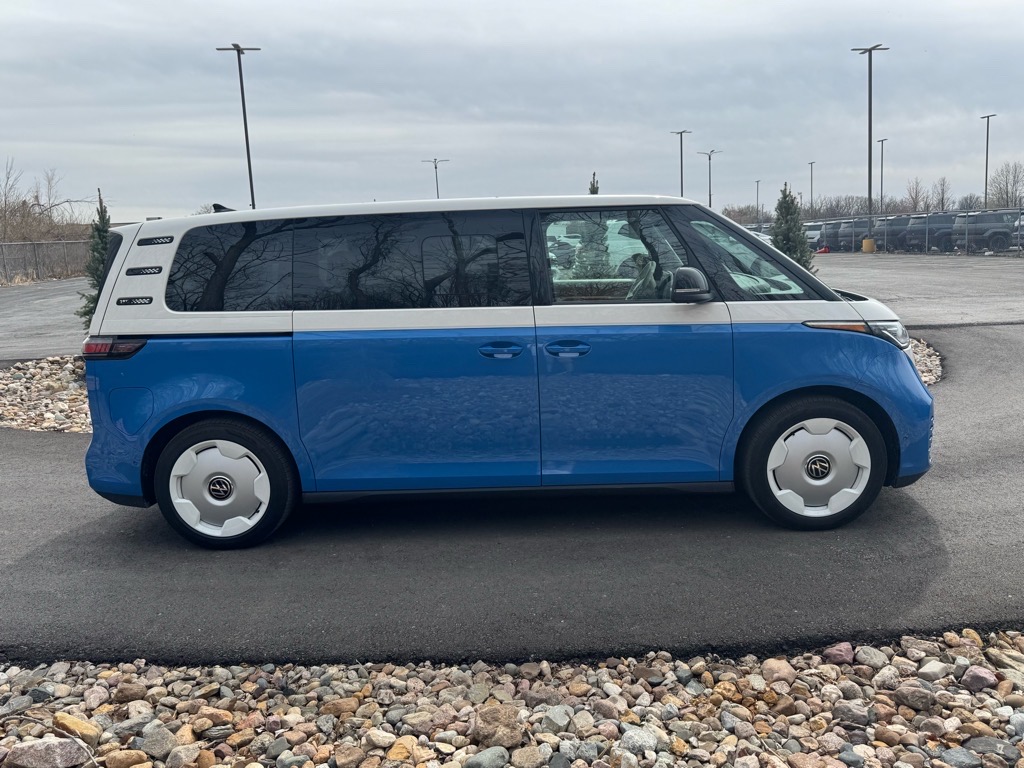 Vehicle image 5 of 46