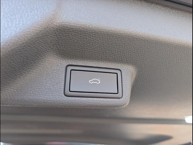 Vehicle image 31 of 58