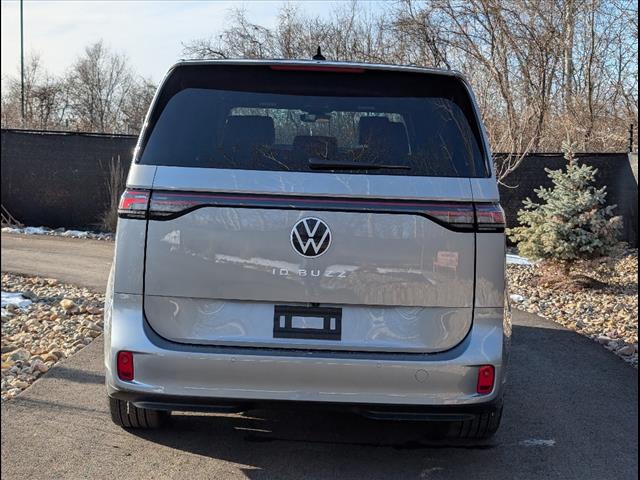 Vehicle image 6 of 58