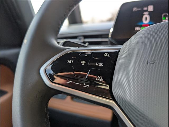 Vehicle image 47 of 58
