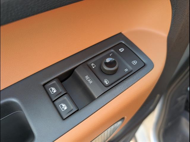 Vehicle image 43 of 58