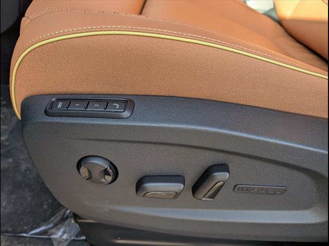 Vehicle image 41 of 58