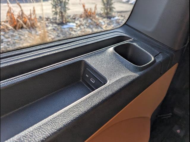 Vehicle image 39 of 58