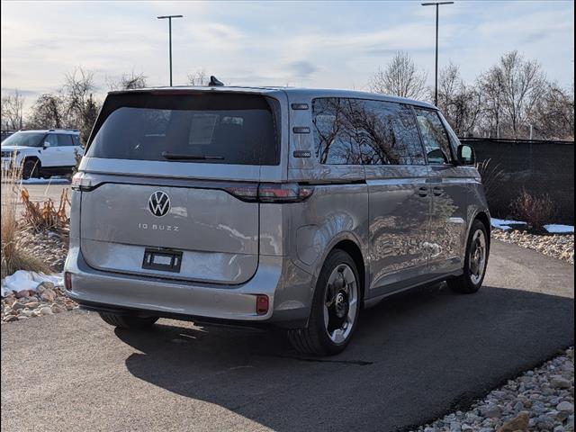 Vehicle image 5 of 58