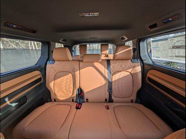Vehicle image 27 of 58