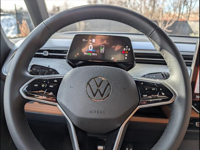 Vehicle image 46 of 58