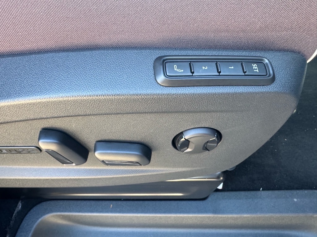 Vehicle image 12 of 47