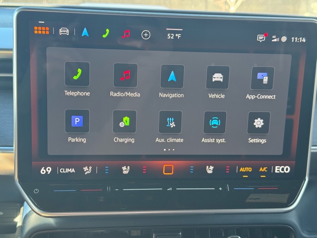 Vehicle image 43 of 47