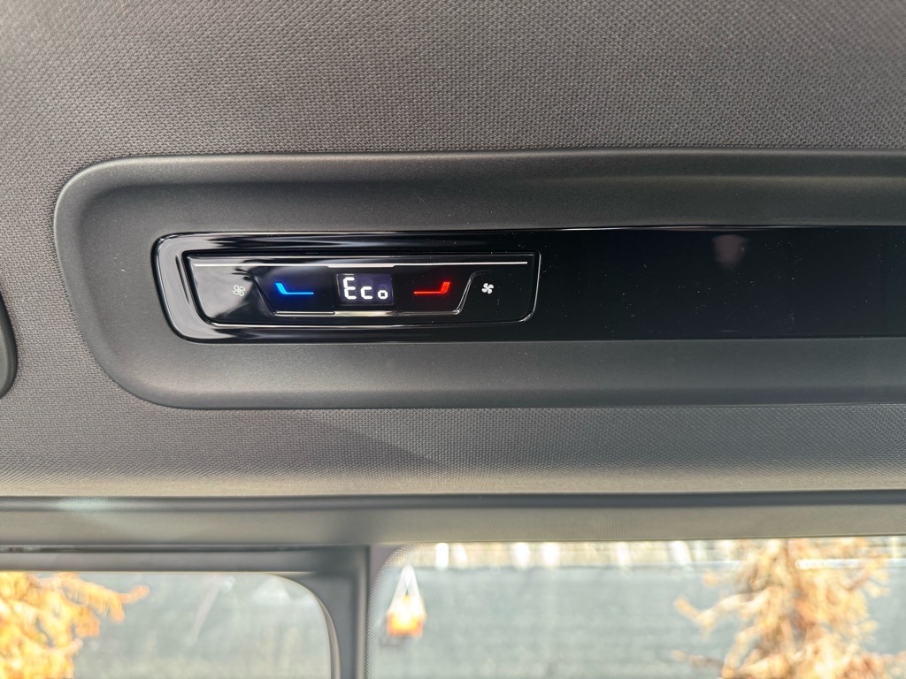Vehicle image 29 of 47