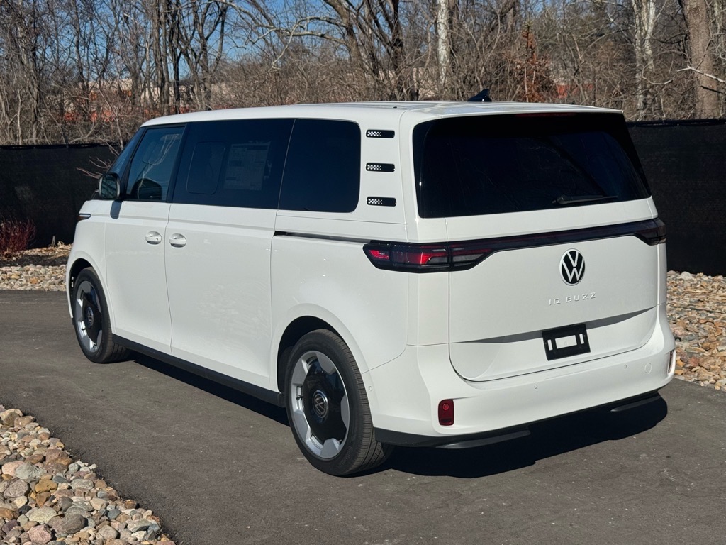 Vehicle image 7 of 47