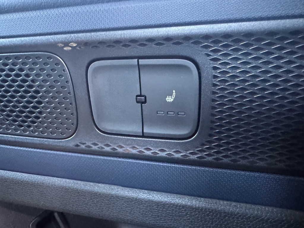 Vehicle image 26 of 47