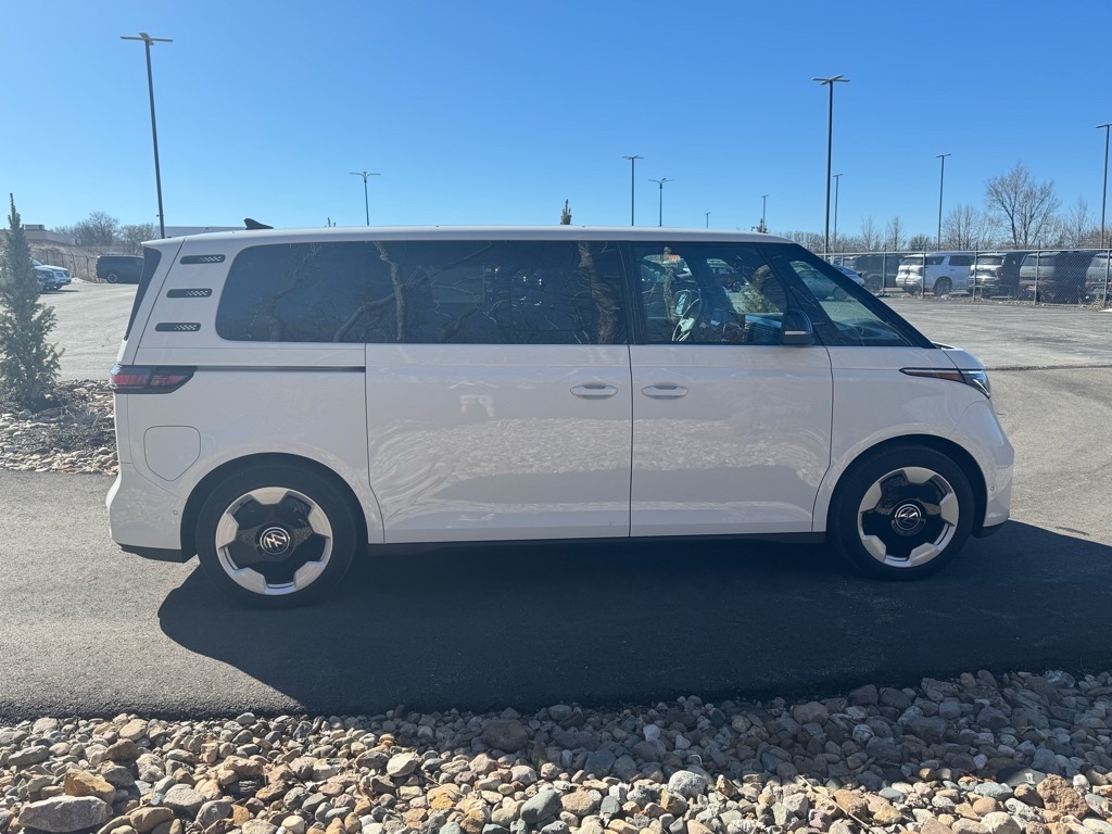 Vehicle image 4 of 47