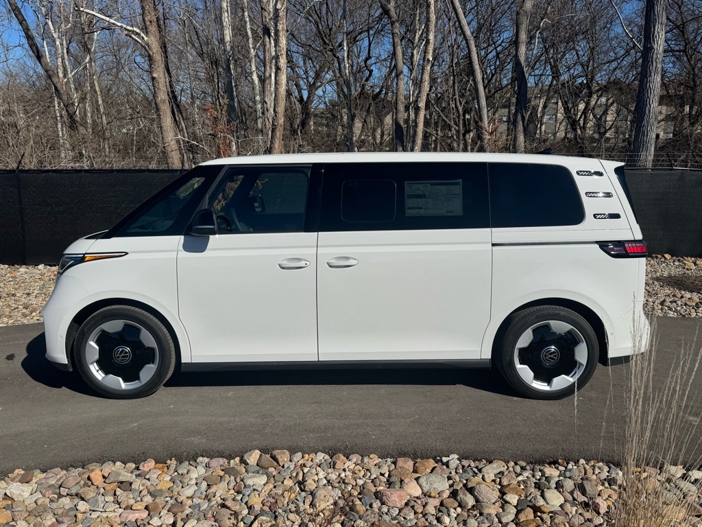 Vehicle image 8 of 47