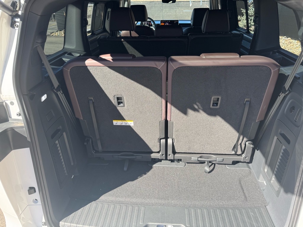 Vehicle image 21 of 47