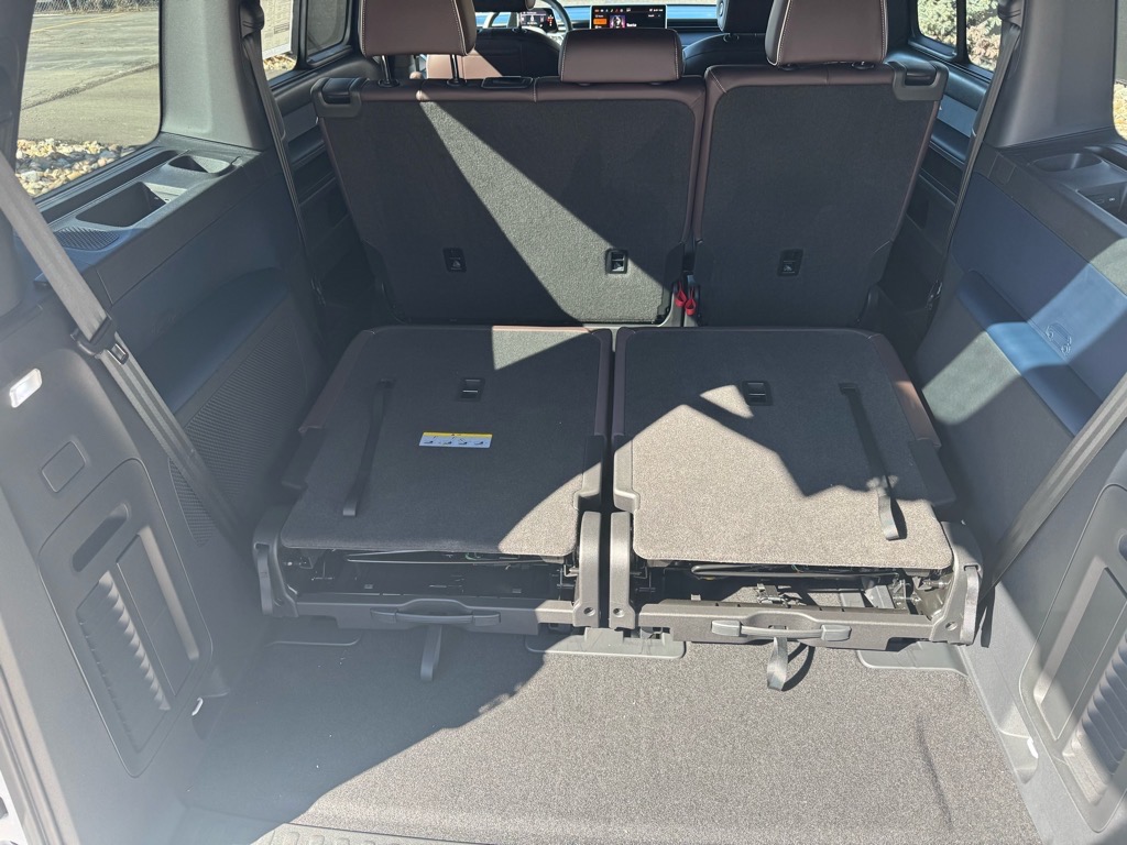 Vehicle image 20 of 47