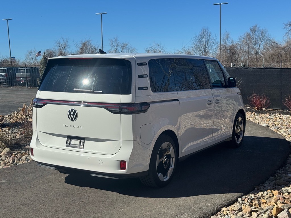 Vehicle image 5 of 47