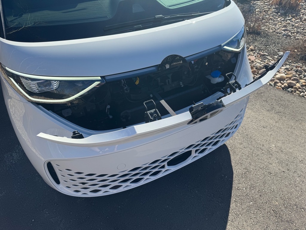 Vehicle image 10 of 47