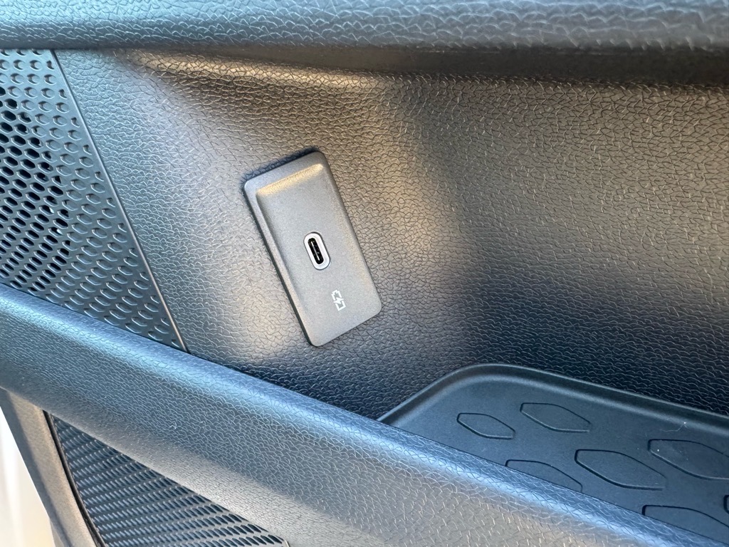 Vehicle image 13 of 47