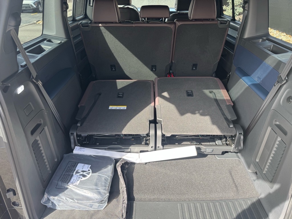 Vehicle image 19 of 48