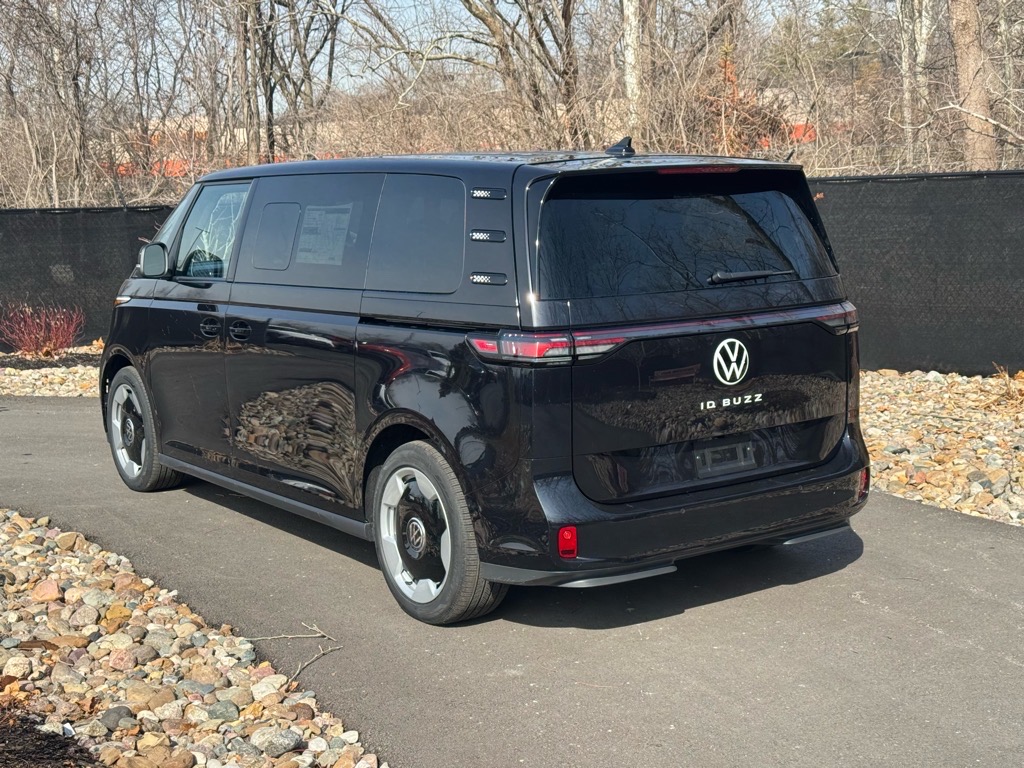 Vehicle image 8 of 48