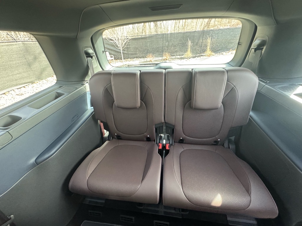 Vehicle image 22 of 48