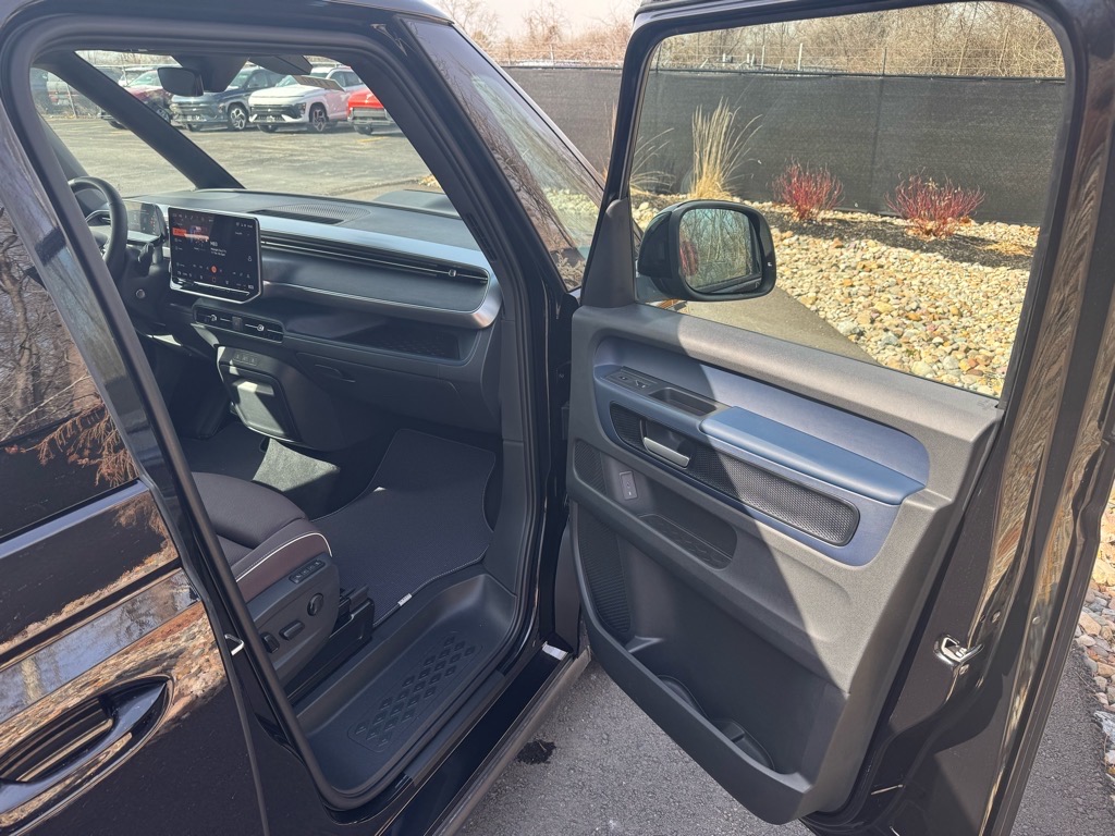 Vehicle image 12 of 48