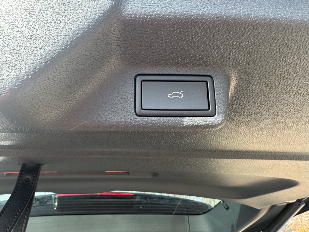 Vehicle image 20 of 48