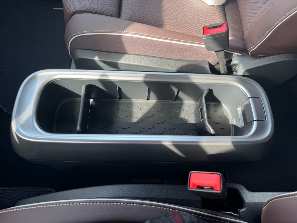 Vehicle image 44 of 48
