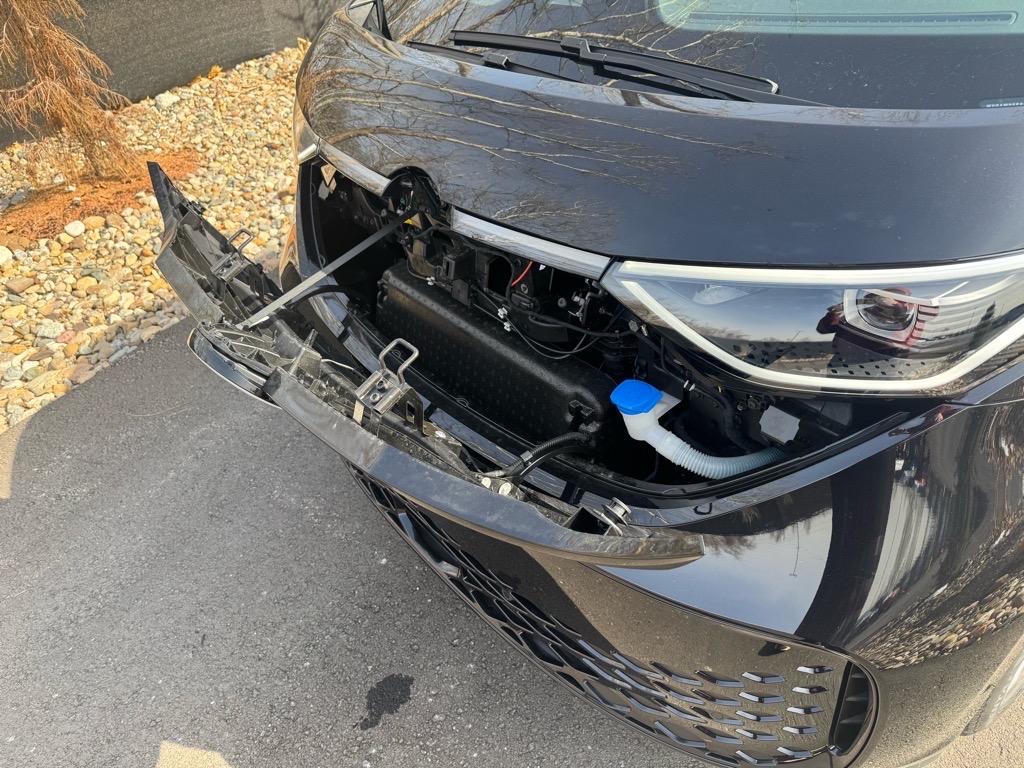 Vehicle image 11 of 48