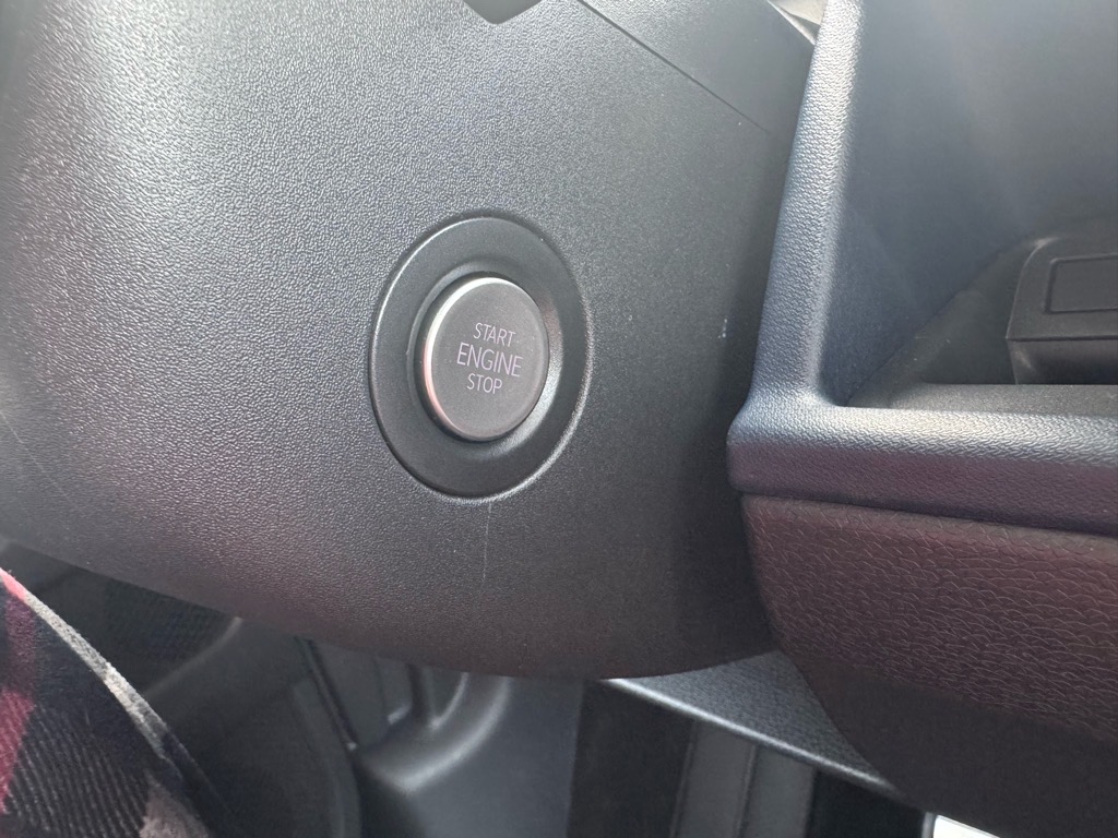 Vehicle image 37 of 48