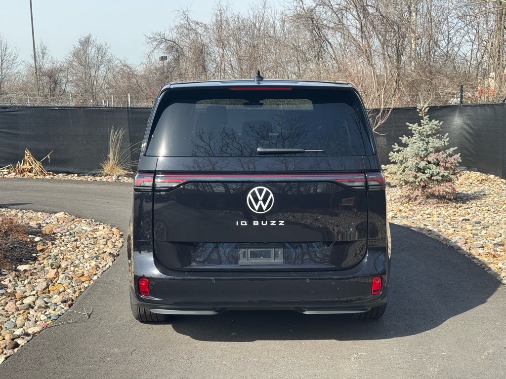 Vehicle image 7 of 48