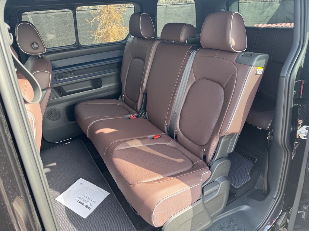 Vehicle image 21 of 48