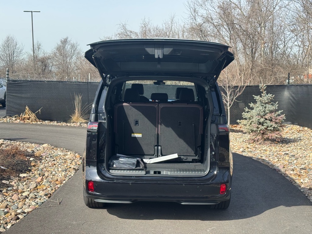 Vehicle image 18 of 48