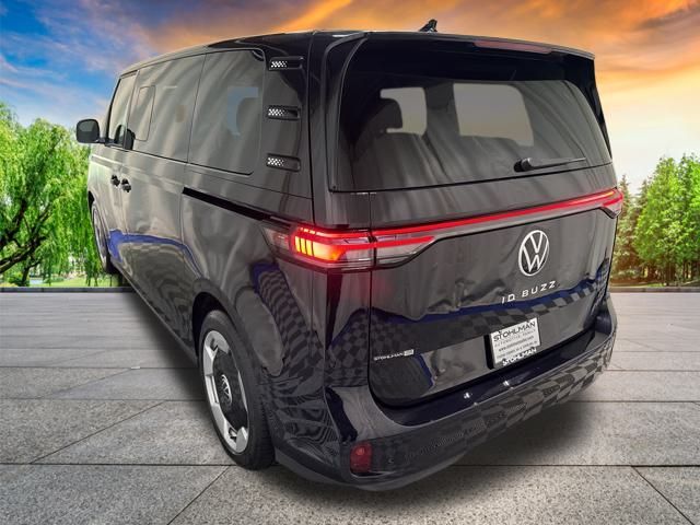 2025 Volkswagen ID. Buzz Pro S Image 8 of 40
