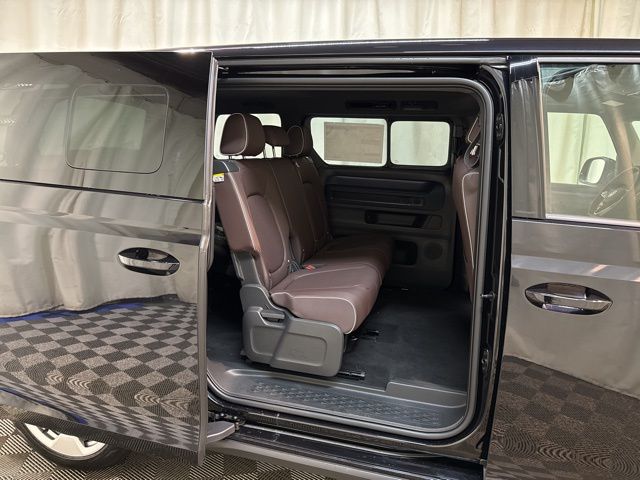 2025 Volkswagen ID. Buzz Pro S Image 31 of 40