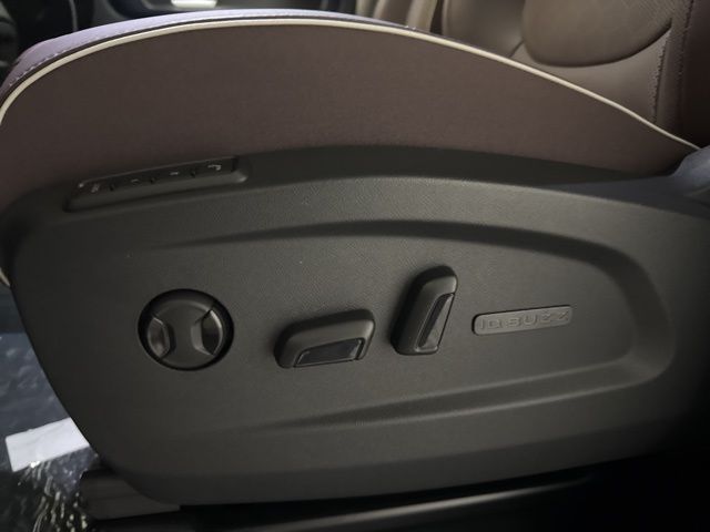 2025 Volkswagen ID. Buzz Pro S Image 14 of 40