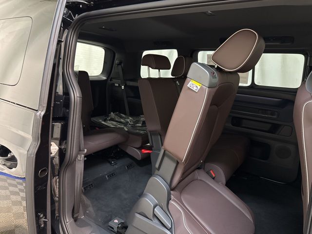 2025 Volkswagen ID. Buzz Pro S Image 32 of 40