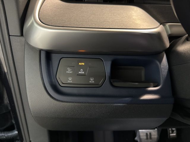 2025 Volkswagen ID. Buzz Pro S Image 18 of 40