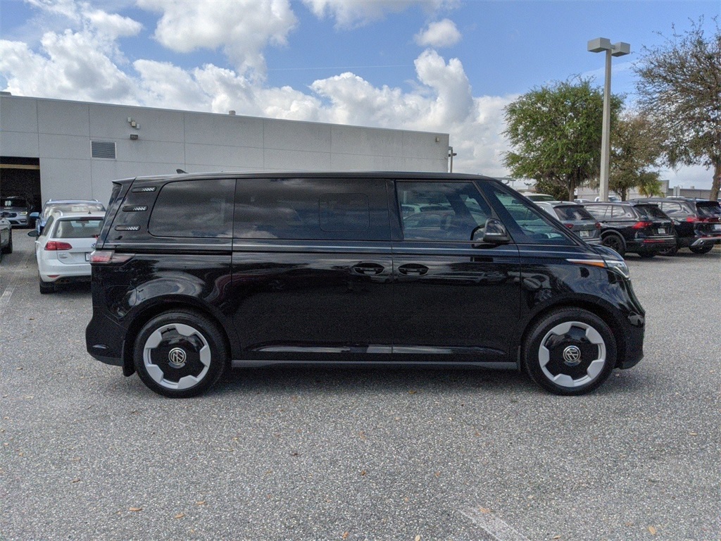 2025 Volkswagen ID. Buzz Pro S Image 5 of 44