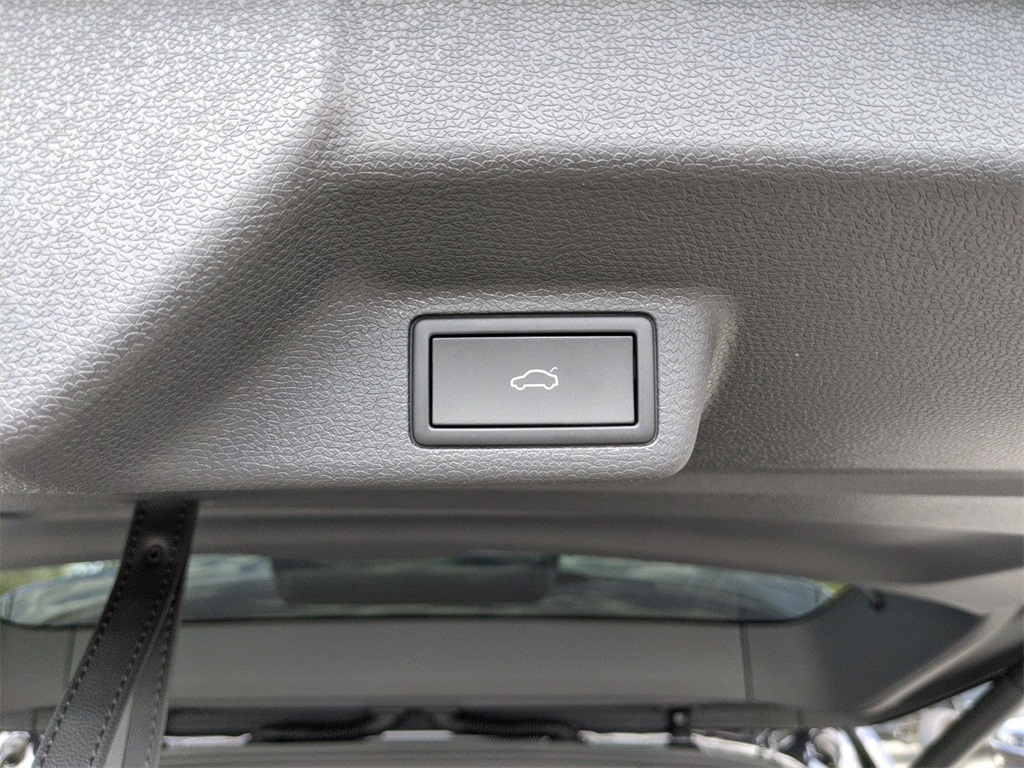 2025 Volkswagen ID. Buzz Pro S Image 17 of 44