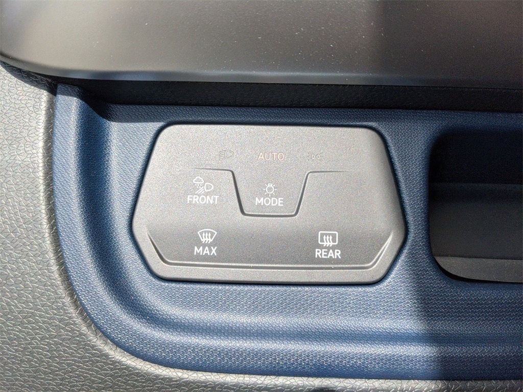 2025 Volkswagen ID. Buzz Pro S Image 35 of 44