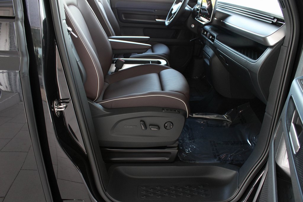 2025 Volkswagen ID. Buzz Pro S Image 20 of 79