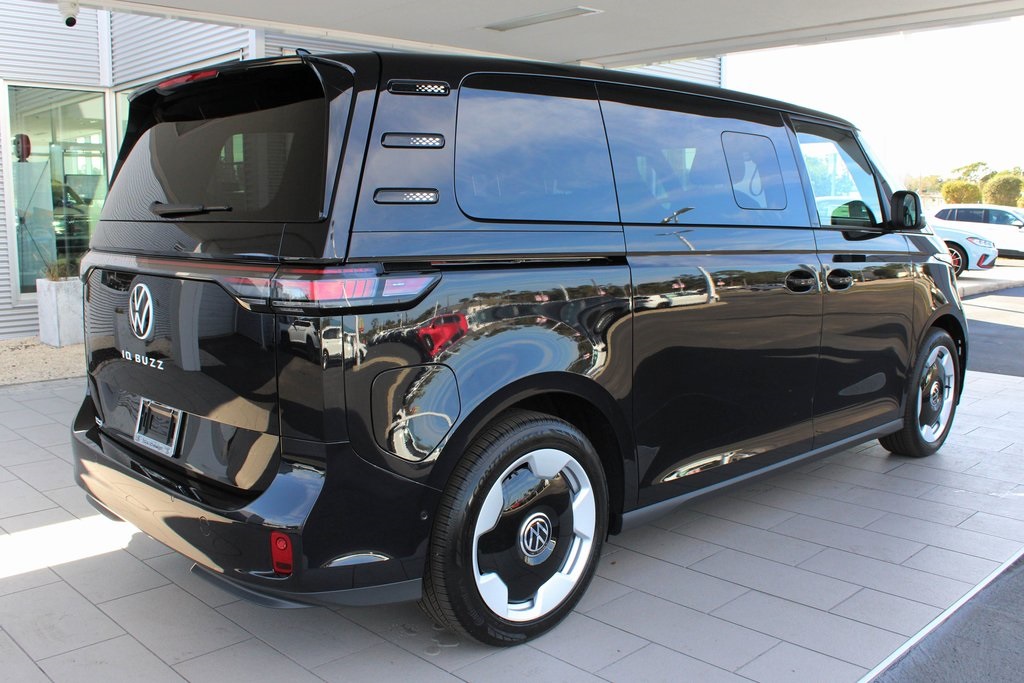 2025 Volkswagen ID. Buzz Pro S Image 4 of 79