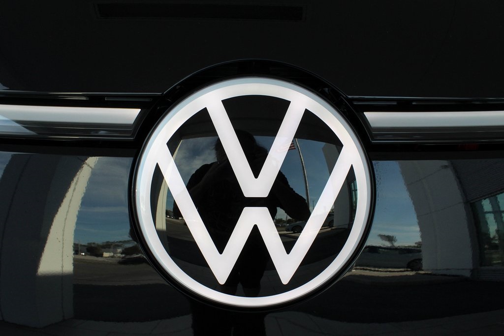 2025 Volkswagen ID. Buzz Pro S Image 10 of 79