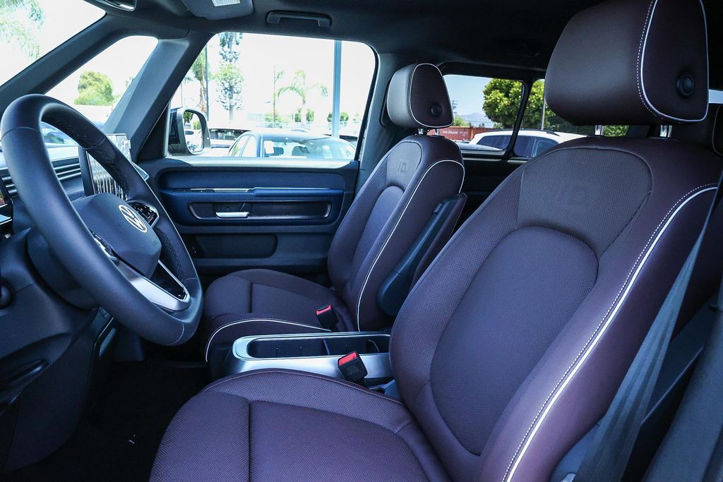 2025 Volkswagen ID. Buzz Pro S Image 32 of 45