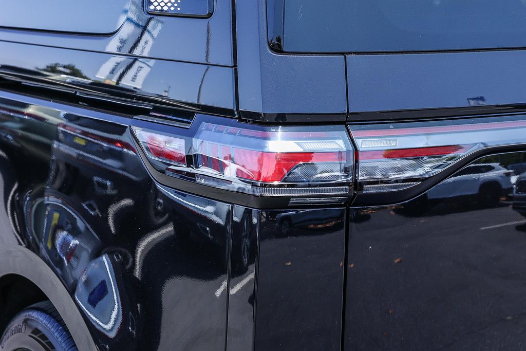 2025 Volkswagen ID. Buzz Pro S Image 15 of 45